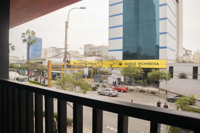 Contemporary 1BR w/ Balcony in Miraflores