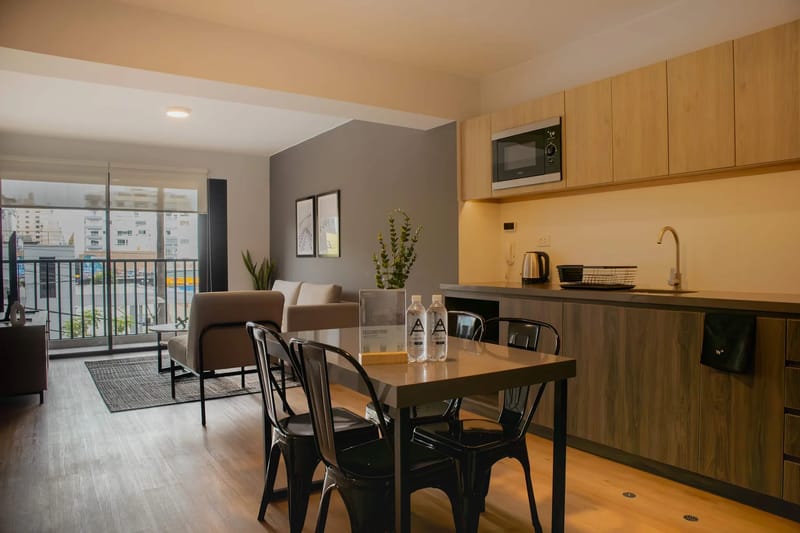 Contemporary 1BR w/ Balcony in Miraflores