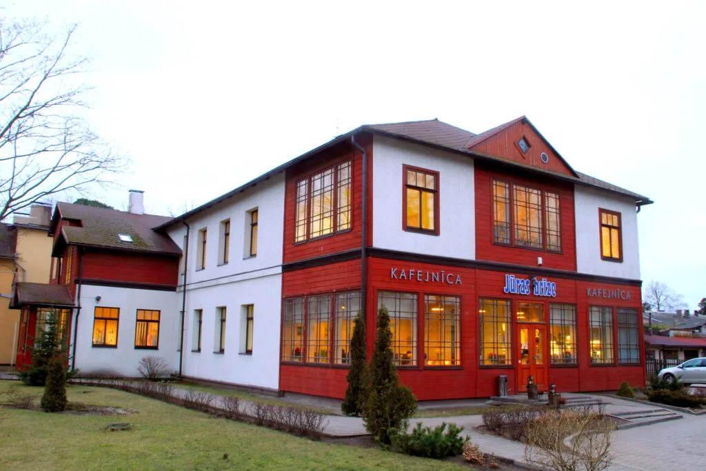 Hotel exterior or property view