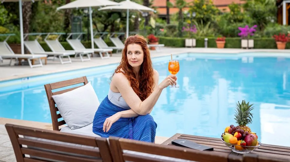 Zona de piscina del hotel