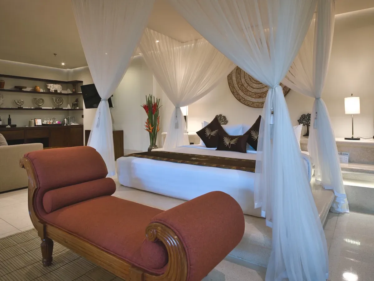 Presidential Royal Suite canopy bedroom and lounge