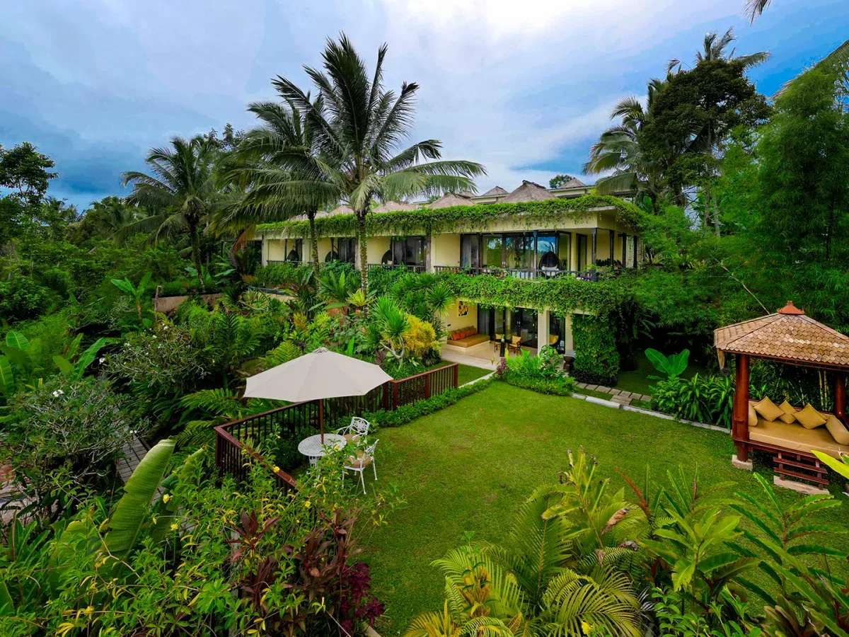 Presidential Royal Suite private garden