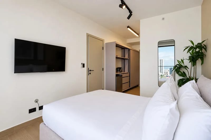 2BR City Escape w/ Balcony in San Francisco