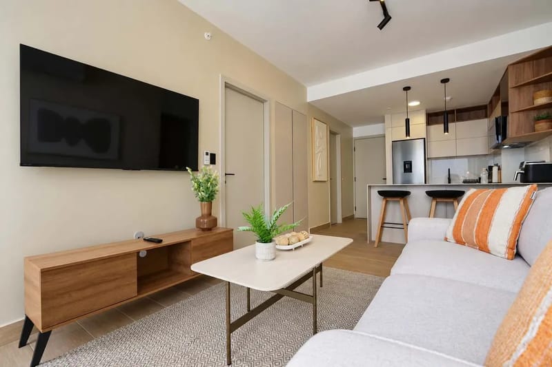 2BR City Escape w/ Balcony in San Francisco