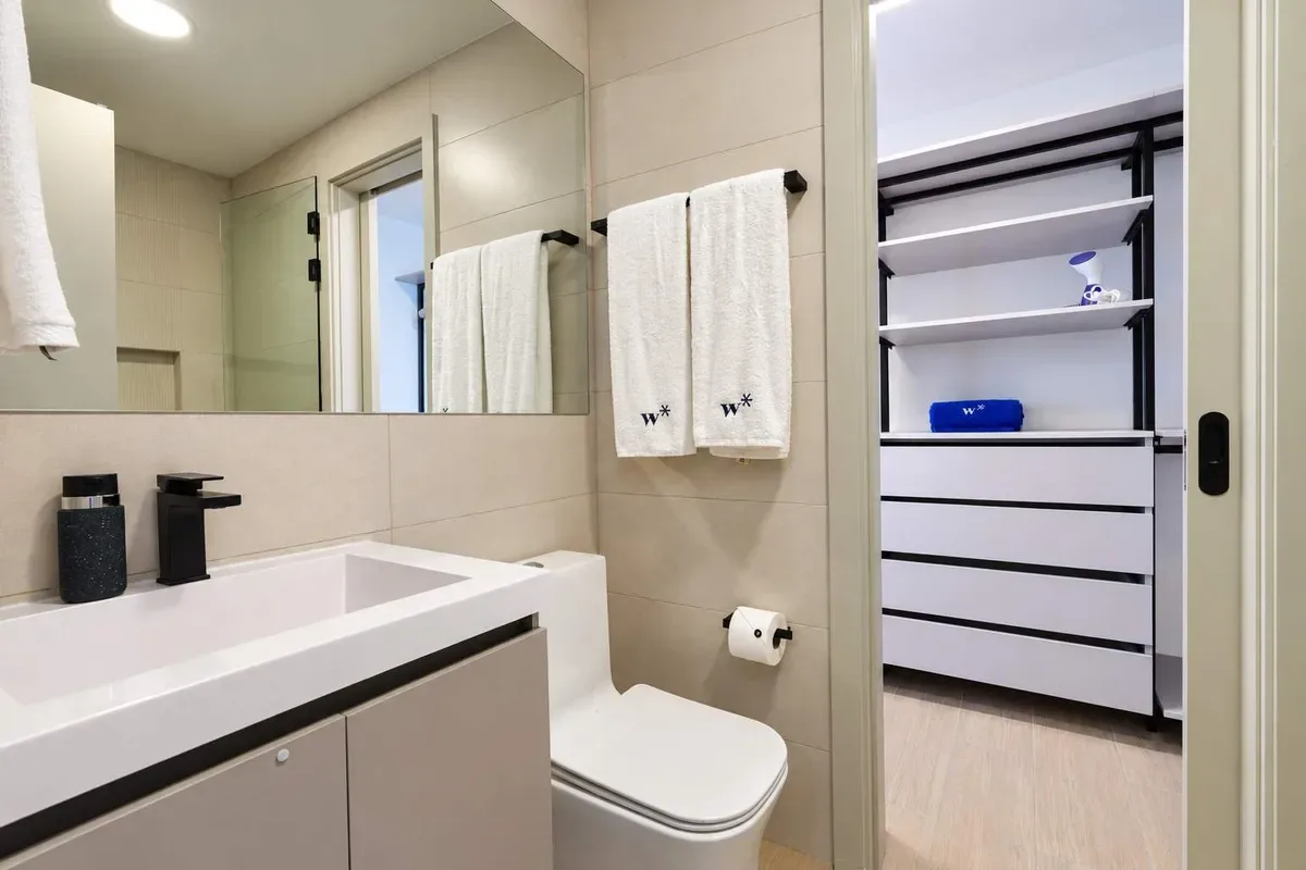 2BR City Escape w/ Balcony in San Francisco