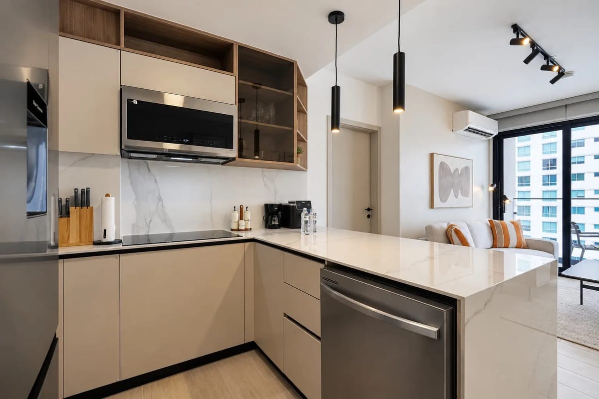 2BR City Escape w/ Balcony in San Francisco