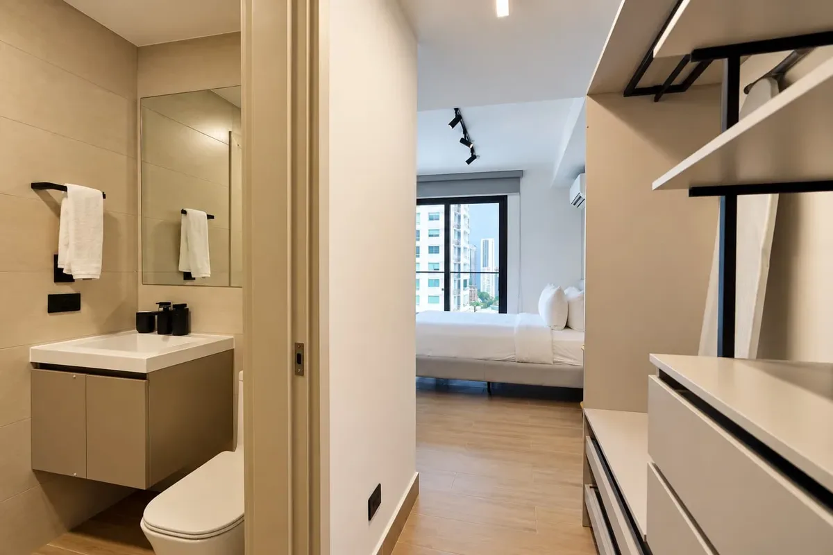 2BR City Escape w/ Balcony in San Francisco