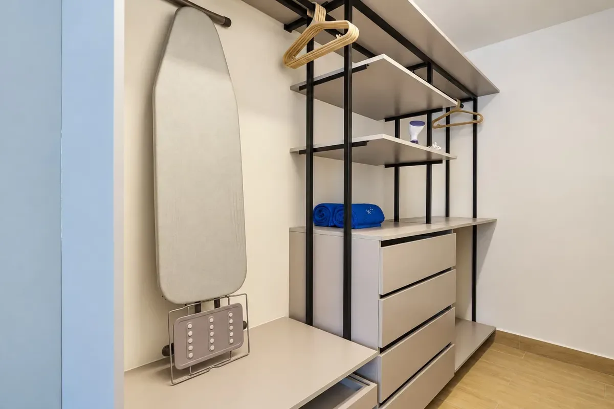 2BR City Escape w/ Balcony in San Francisco