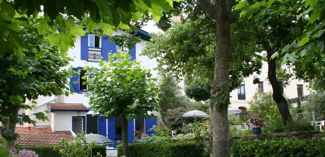Hotel garden