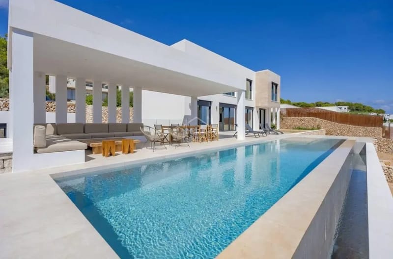 Amazing 7BR House w/ Swimming Pool in Menorca