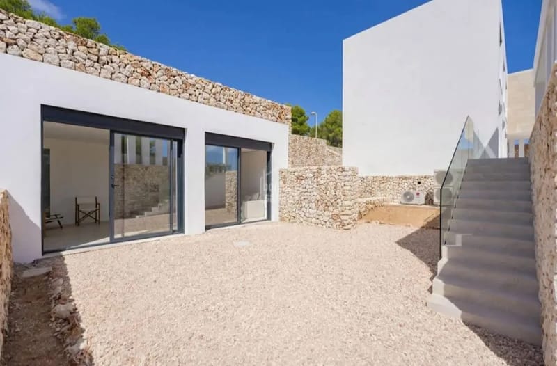 Amazing 7BR House w/ Swimming Pool in Menorca