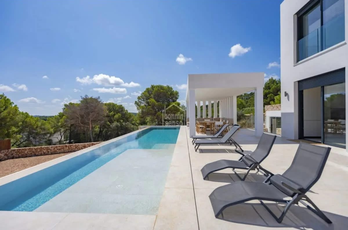 Amazing 7BR House w/ Swimming Pool in Menorca