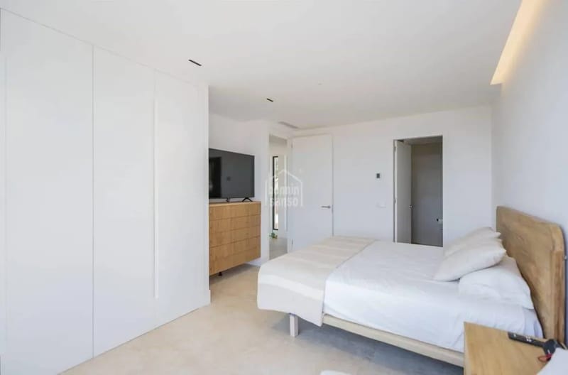 Amazing 7BR House w/ Swimming Pool in Menorca