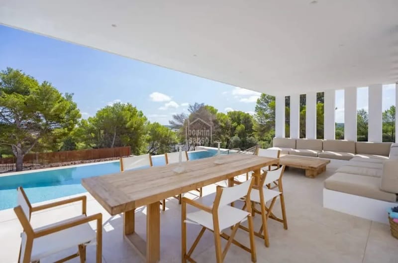 Amazing 7BR House w/ Swimming Pool in Menorca