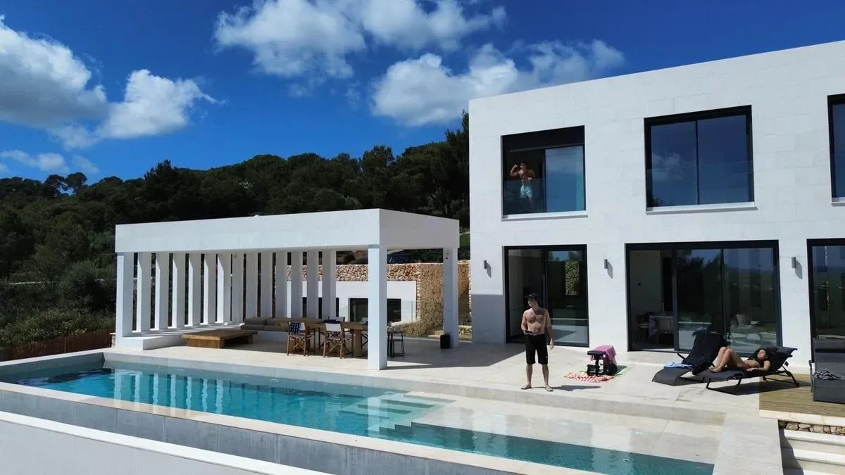 Amazing 7BR House w/ Swimming Pool in Menorca