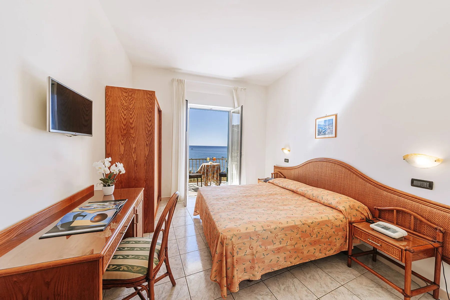 Sea-view comfort room in the central building