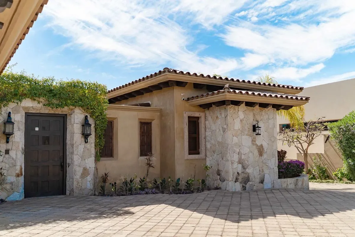 Enchanting 6BR Villa with Private Pool