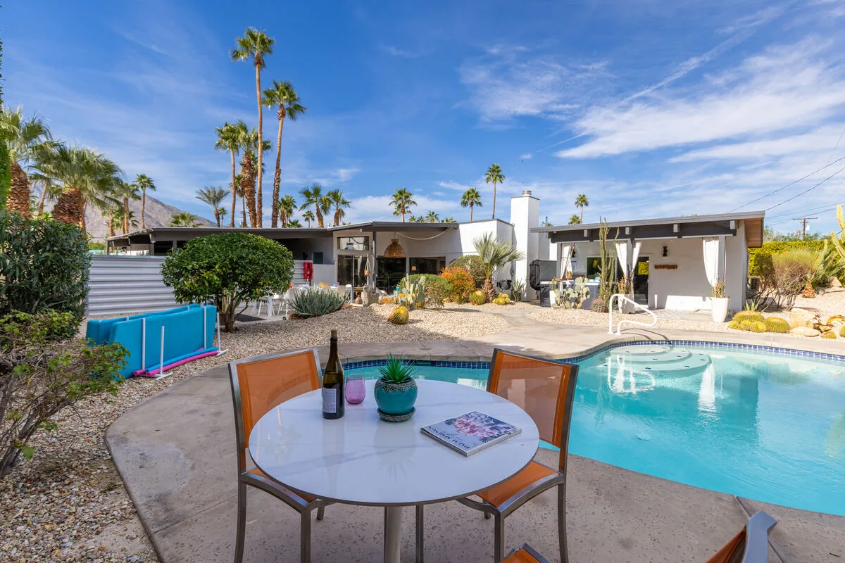 Hollywood Hideaway