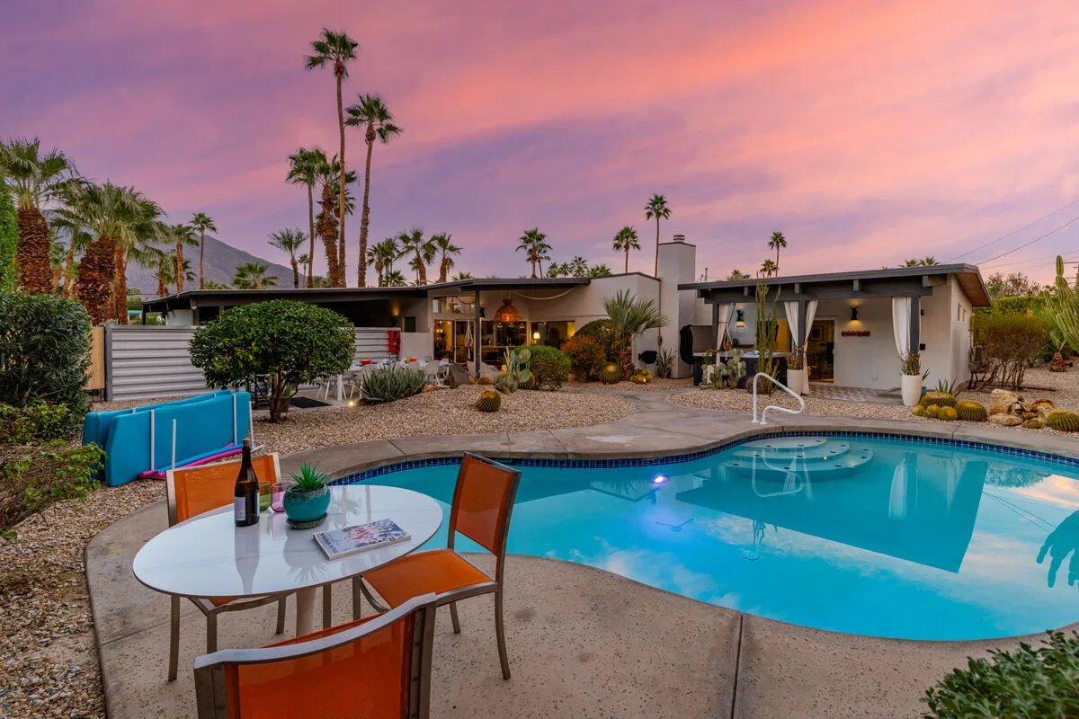 Hollywood Hideaway
