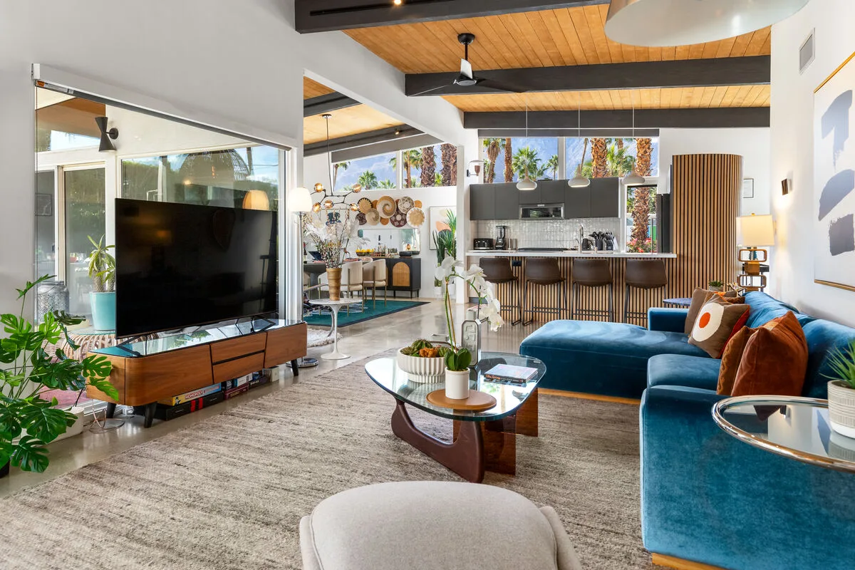 Hollywood Hideaway