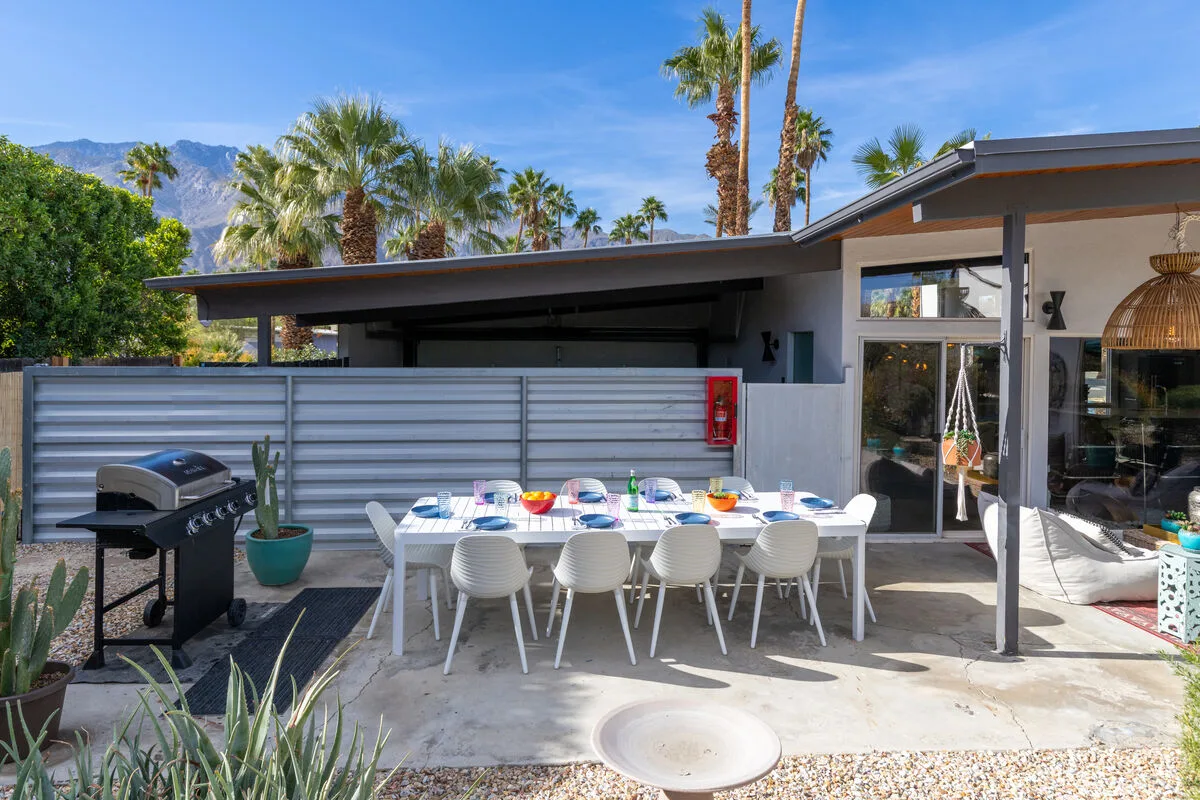 Hollywood Hideaway
