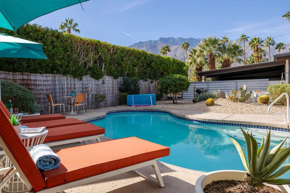 Hollywood Hideaway