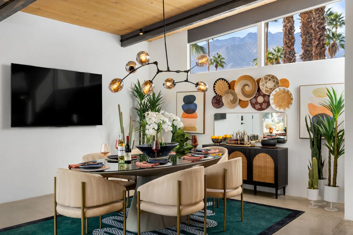 Hollywood Hideaway