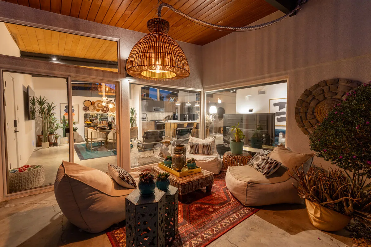 Hollywood Hideaway