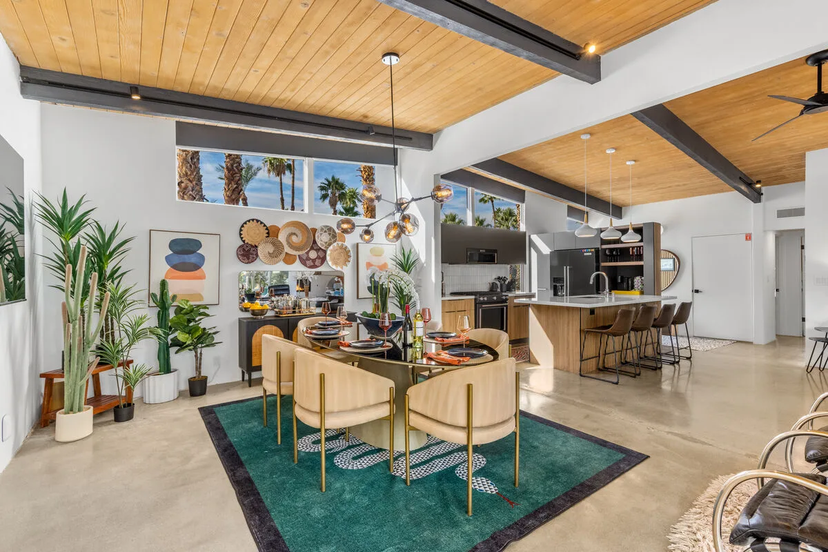 Hollywood Hideaway