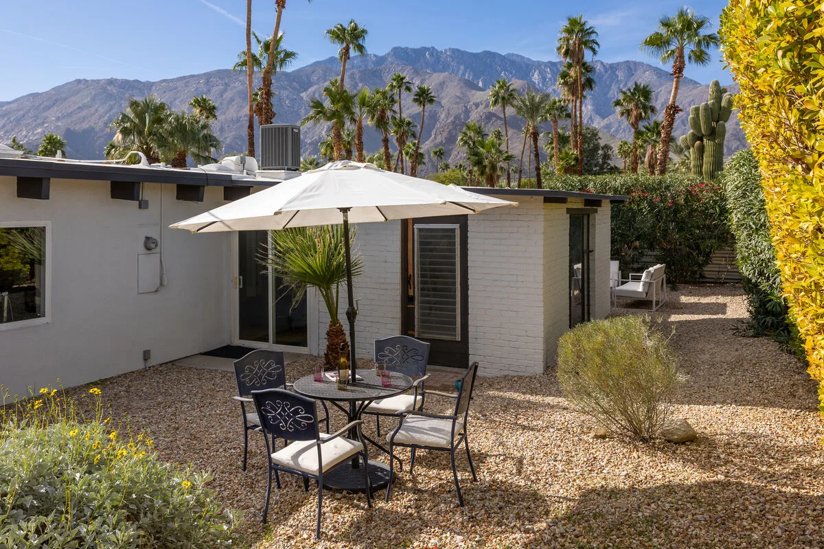 Hollywood Hideaway