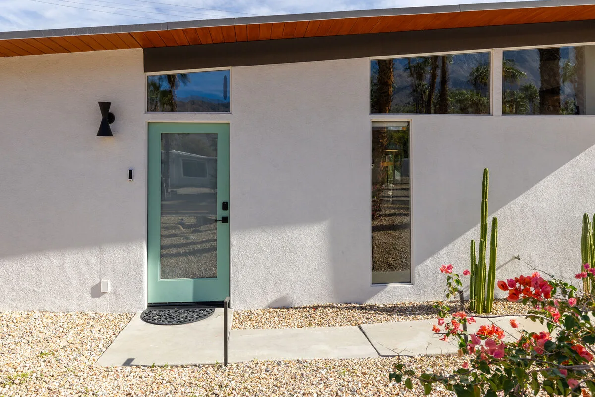 Hollywood Hideaway