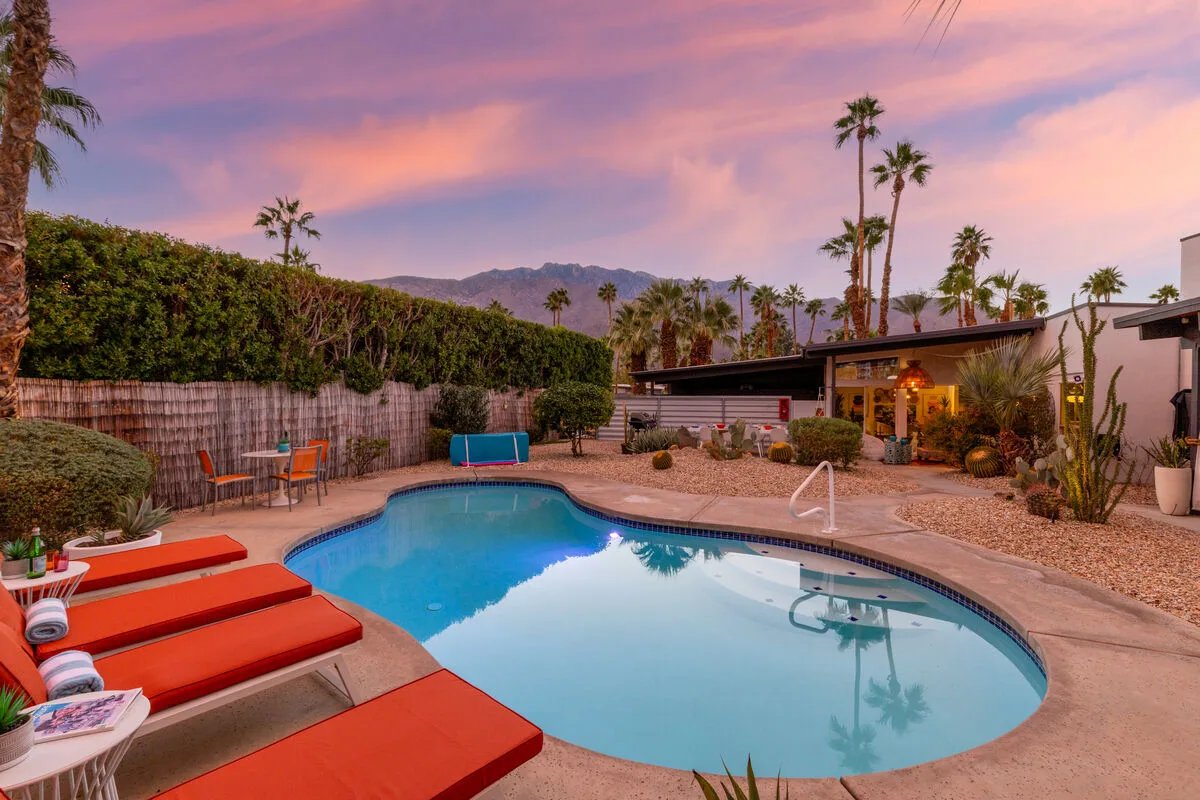 Hollywood Hideaway