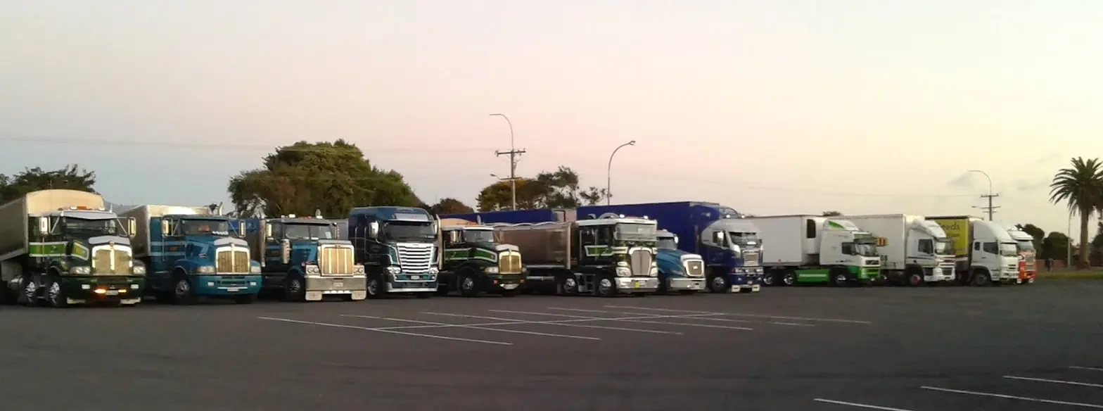 Estacionamiento para camiones en The Furlong Motel, Hawera