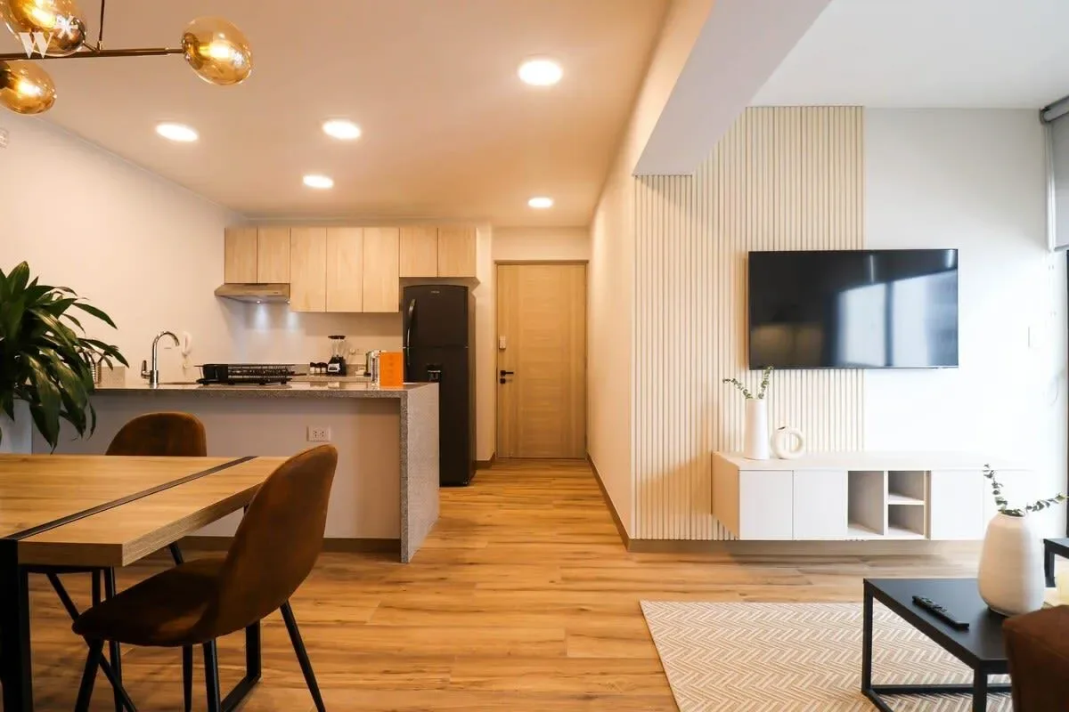 Authentic 2BR in Miraflores