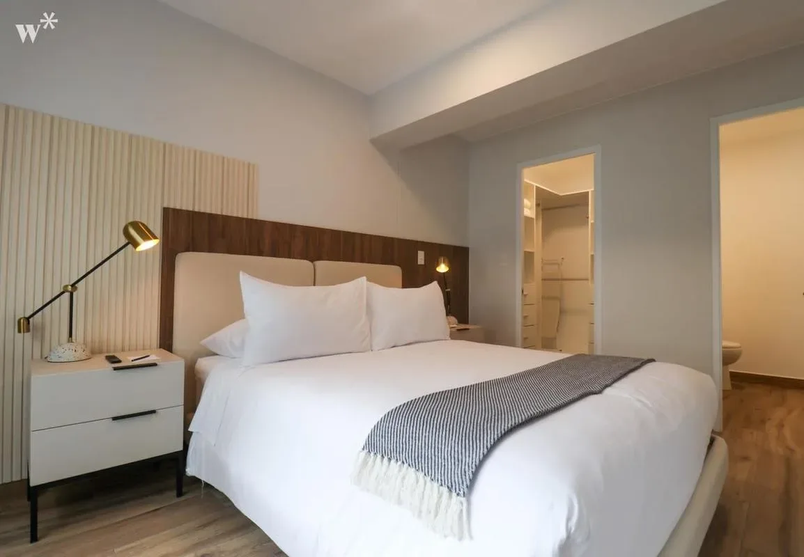 Authentic 2BR in Miraflores
