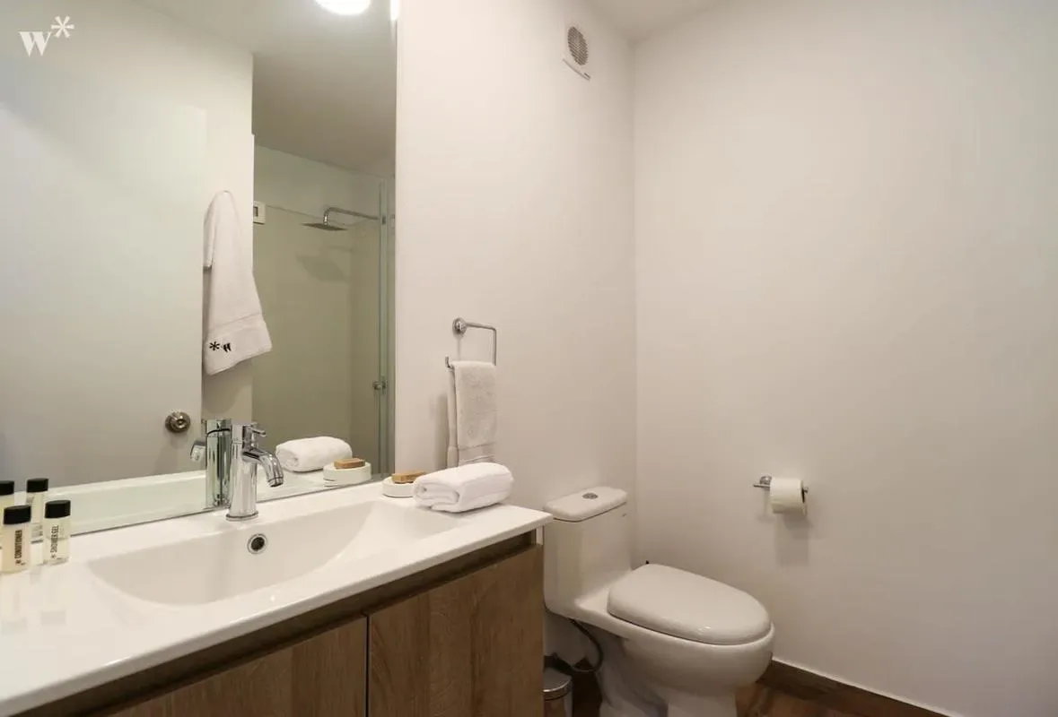 Authentic 2BR in Miraflores