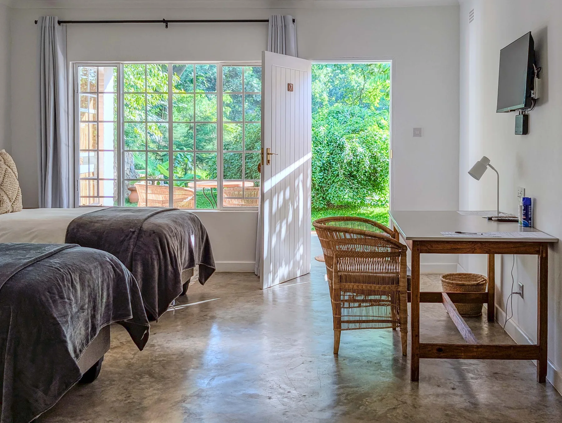 Interior de una habitación de Kefi Hotel Café