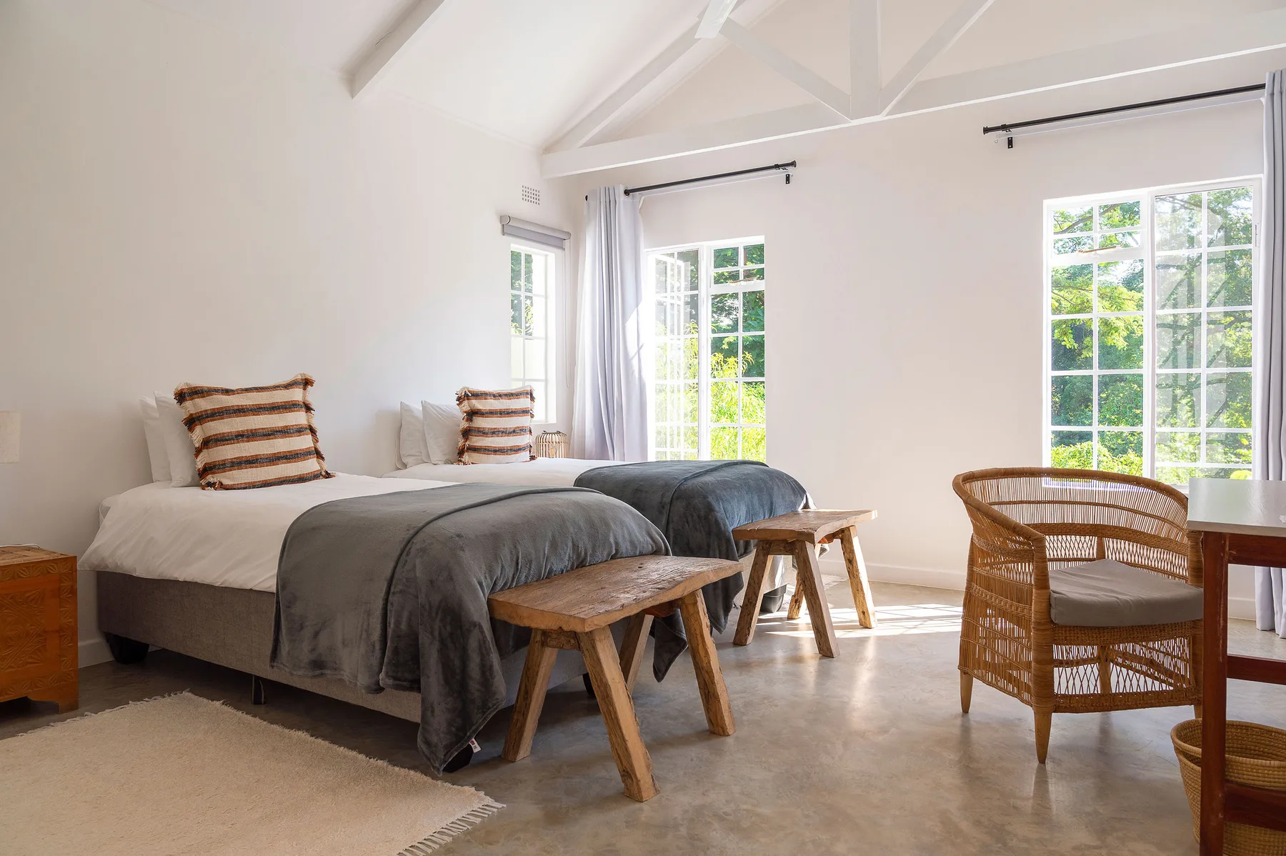 Interior de una habitación de Kefi Hotel Café