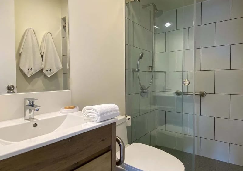 Upscale 2BR w/ Balcony & View in Miraflores