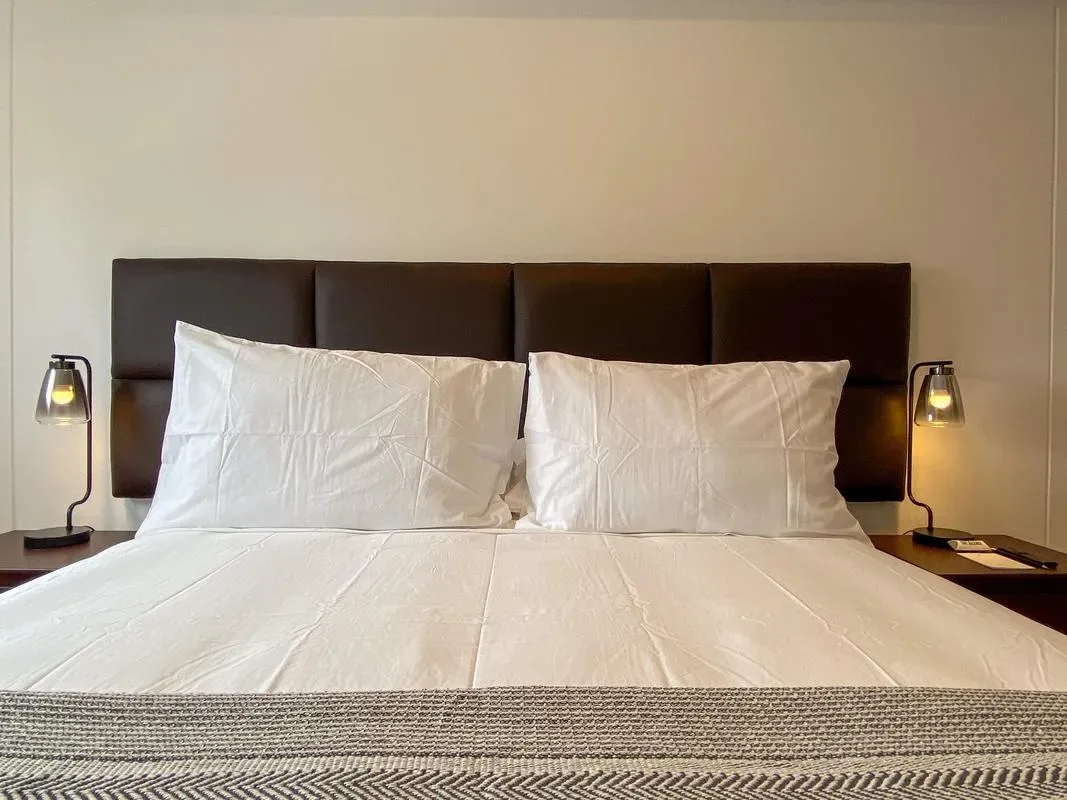 Upscale 2BR w/ Balcony & View in Miraflores