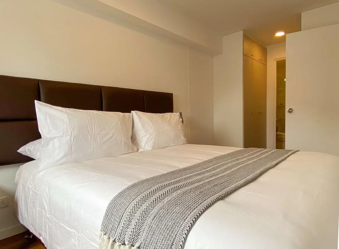 Upscale 2BR w/ Balcony & View in Miraflores