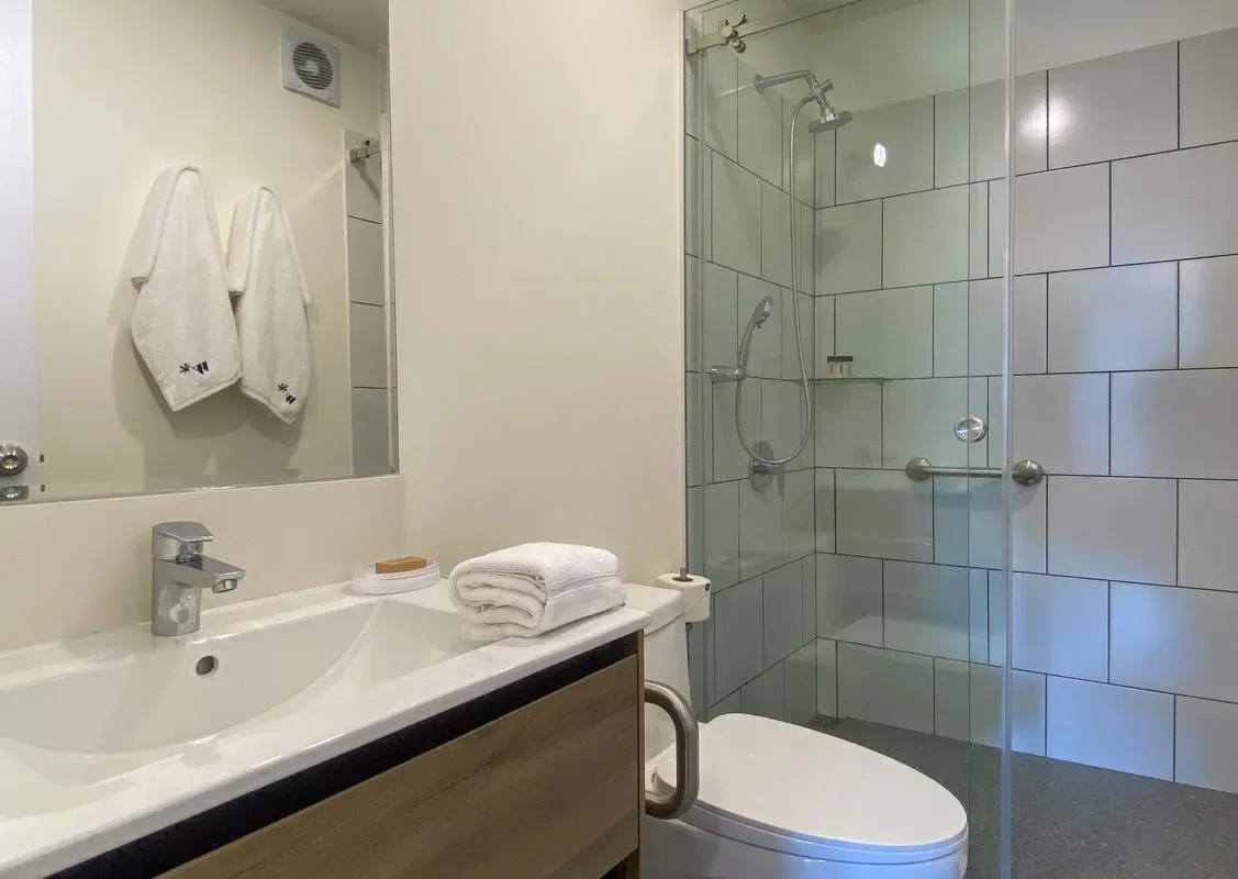 Upscale 2BR w/ Balcony & View in Miraflores