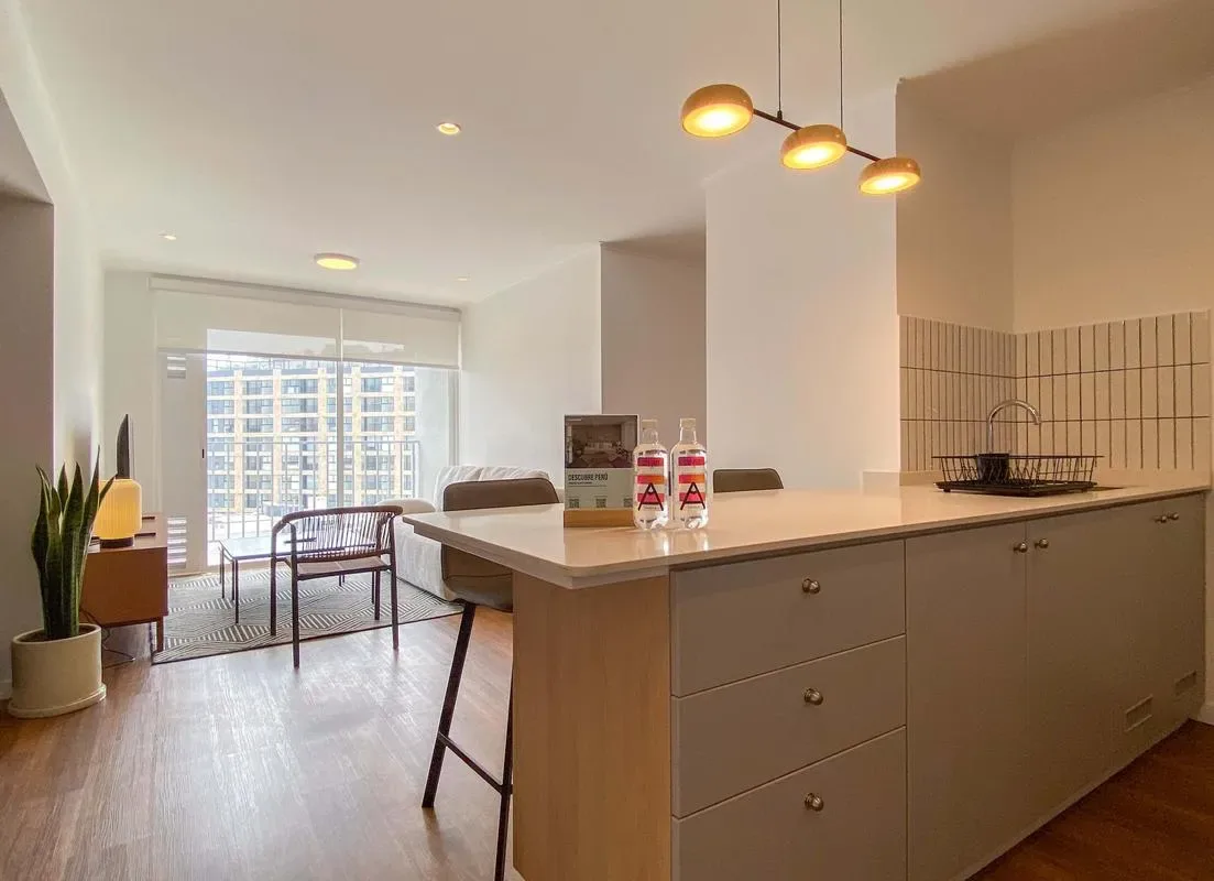 Upscale 2BR w/ Balcony & View in Miraflores