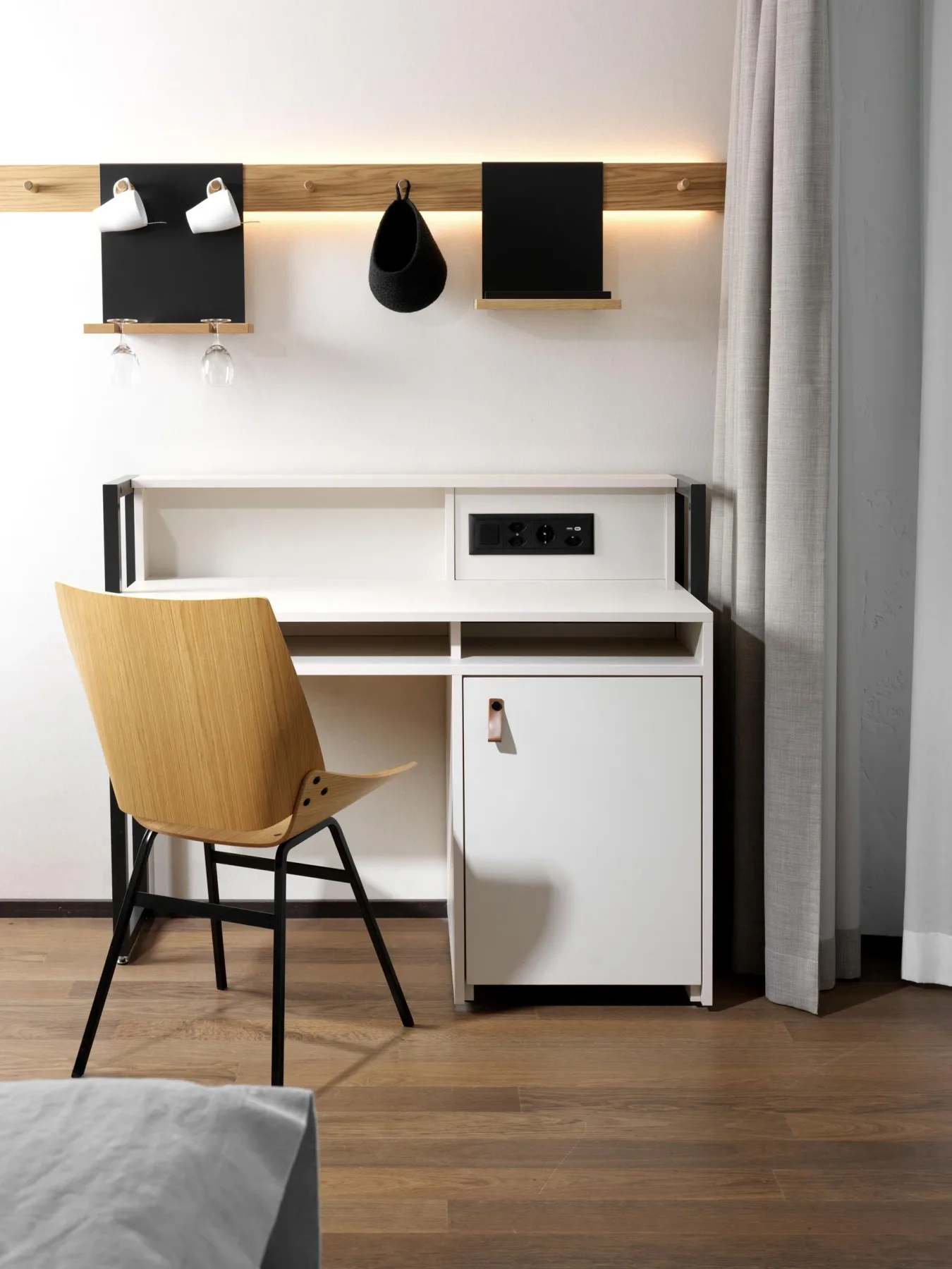 Escritorio y zona de trabajo del hotel