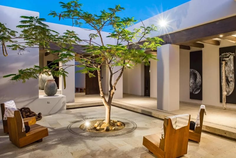 Luxury 5BR Villa w/ Pool & Sea Views