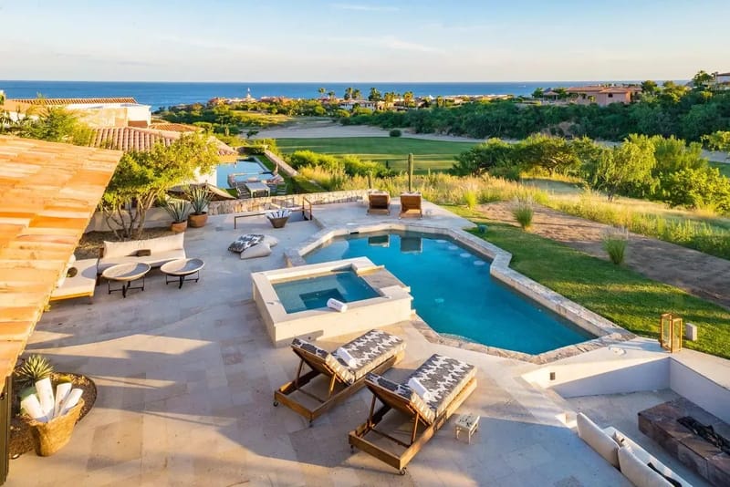 Luxury 5BR Villa w/ Pool & Sea Views