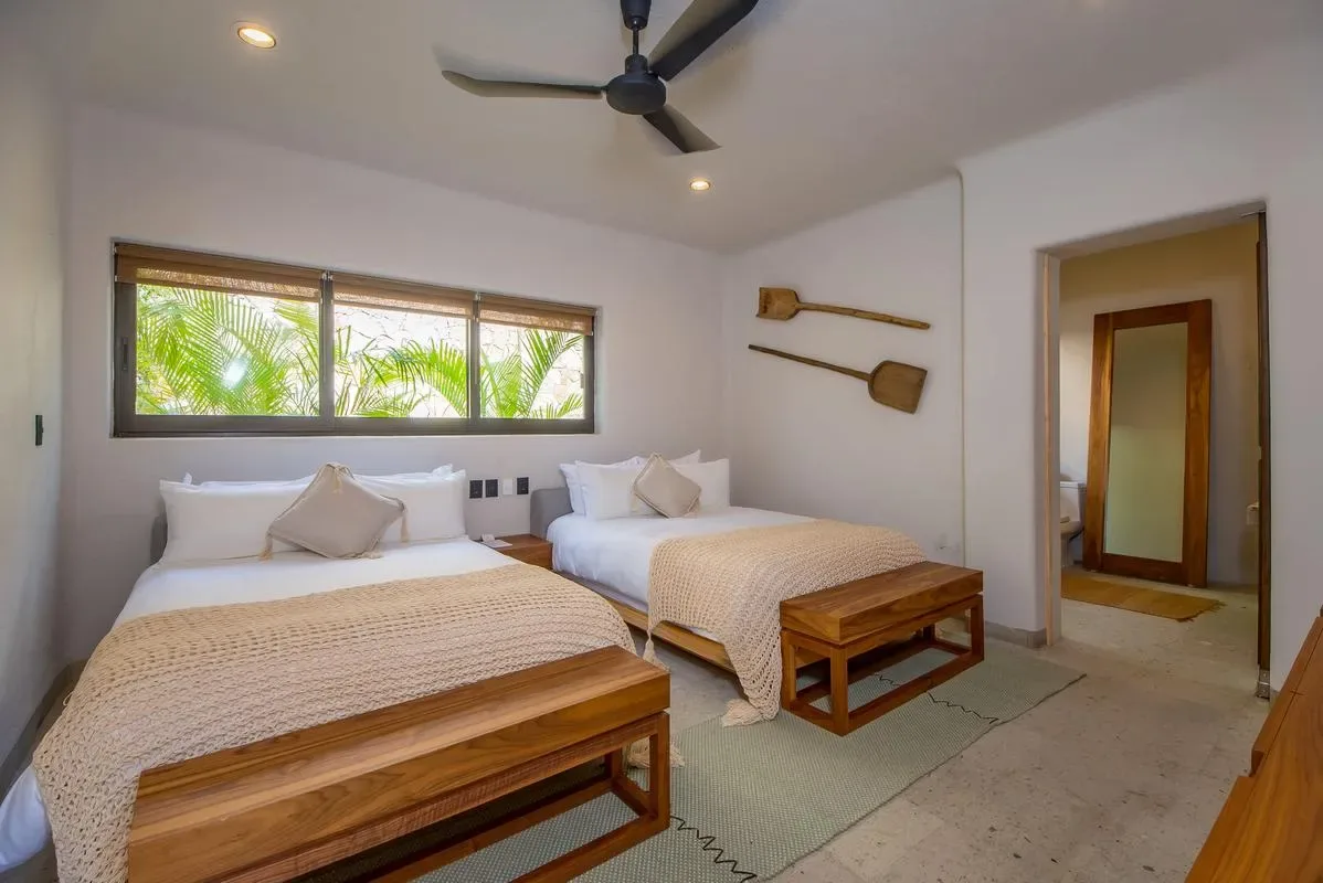 Luxury 5BR Villa w/ Pool & Sea Views