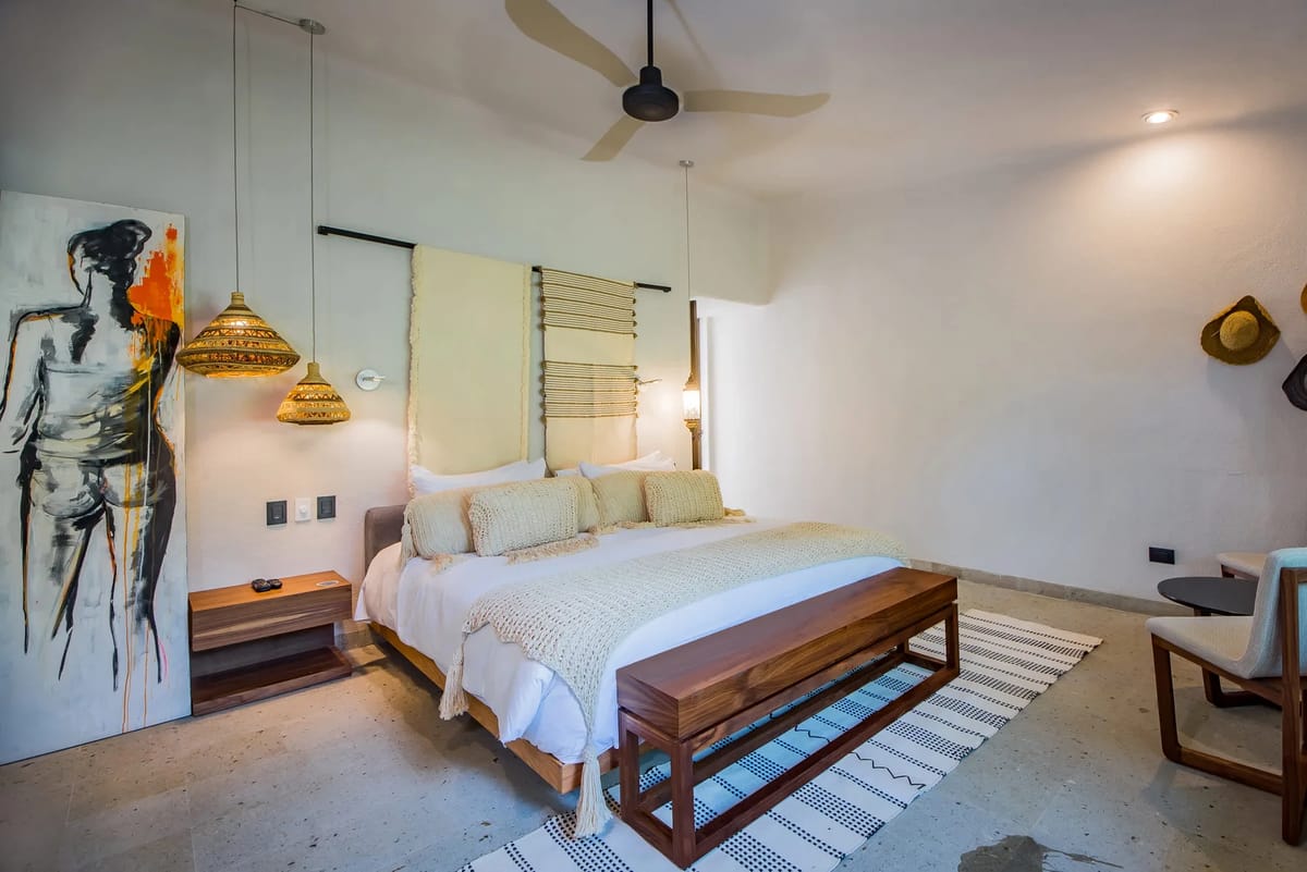 Luxury 5BR Villa w/ Pool & Sea Views