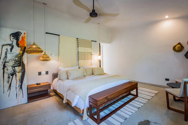 Luxury 5BR Villa w/ Pool & Sea Views