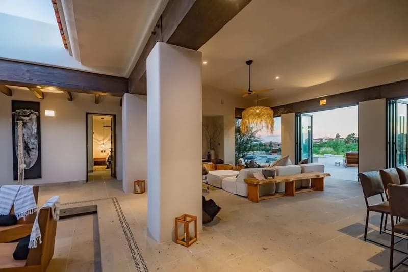 Luxury 5BR Villa w/ Pool & Sea Views